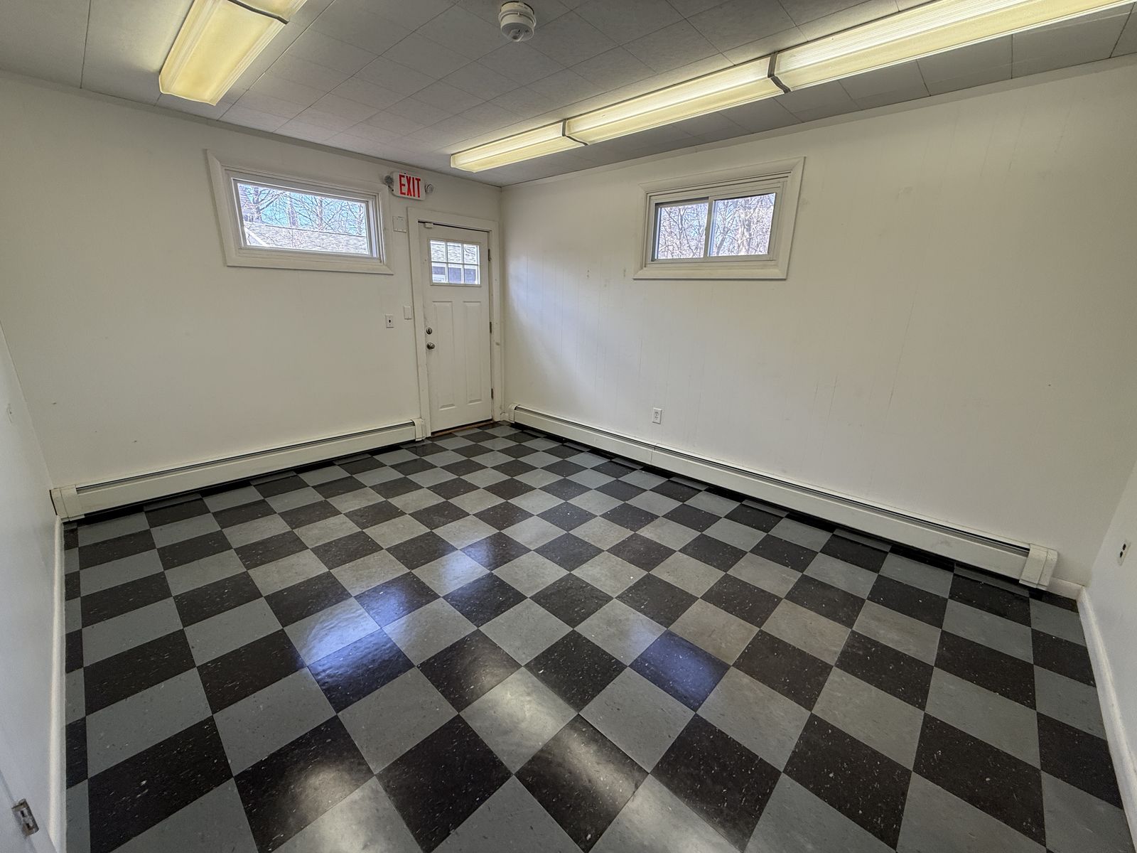 Photo 4 of 855 Sawyer Street