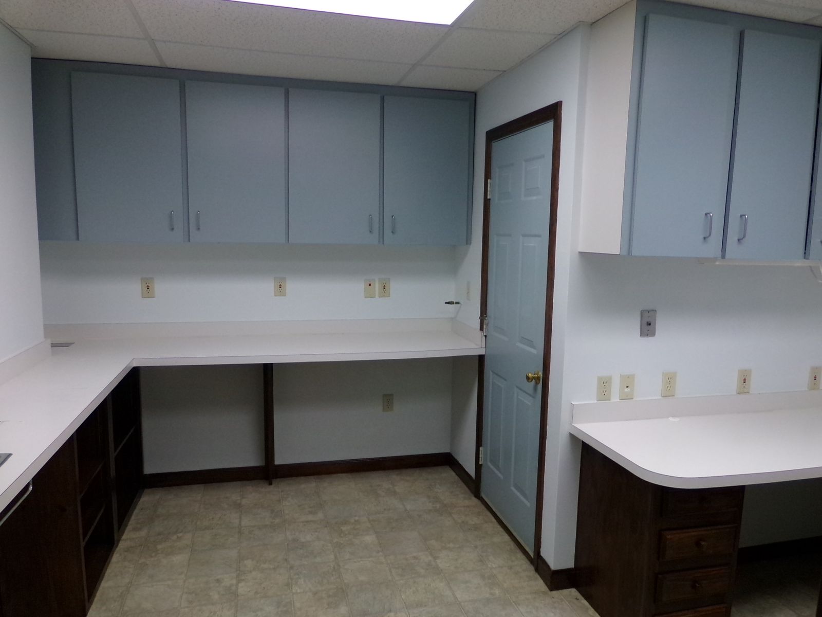 Photo 12 of 401 Gilford Ave, Unit: 122