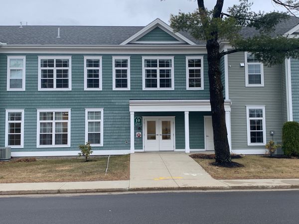 10 Plaza Dr