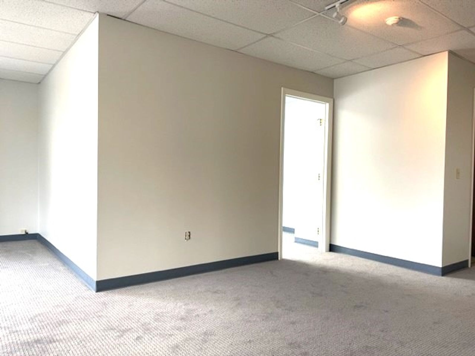 Photo 8 of 1215 Reservoir Ave