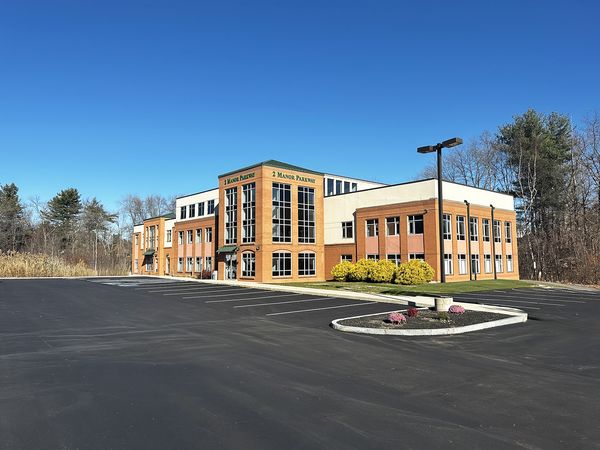 2 Manor Pkwy