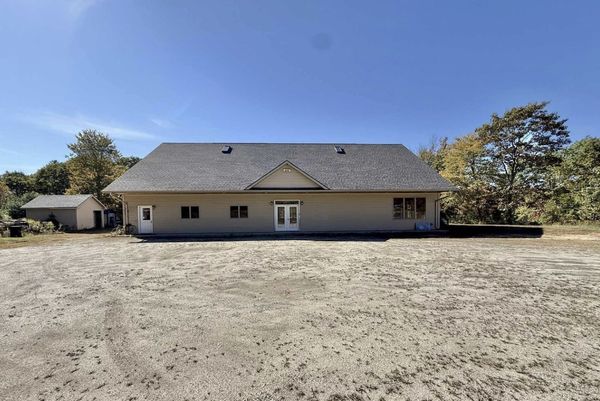 7 Springbrook Rd