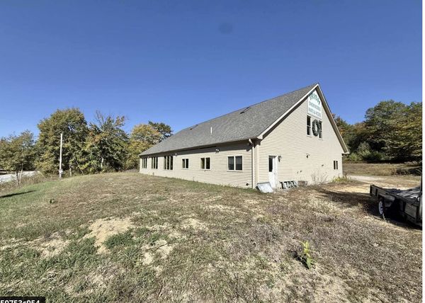 7 Springbrook Rd