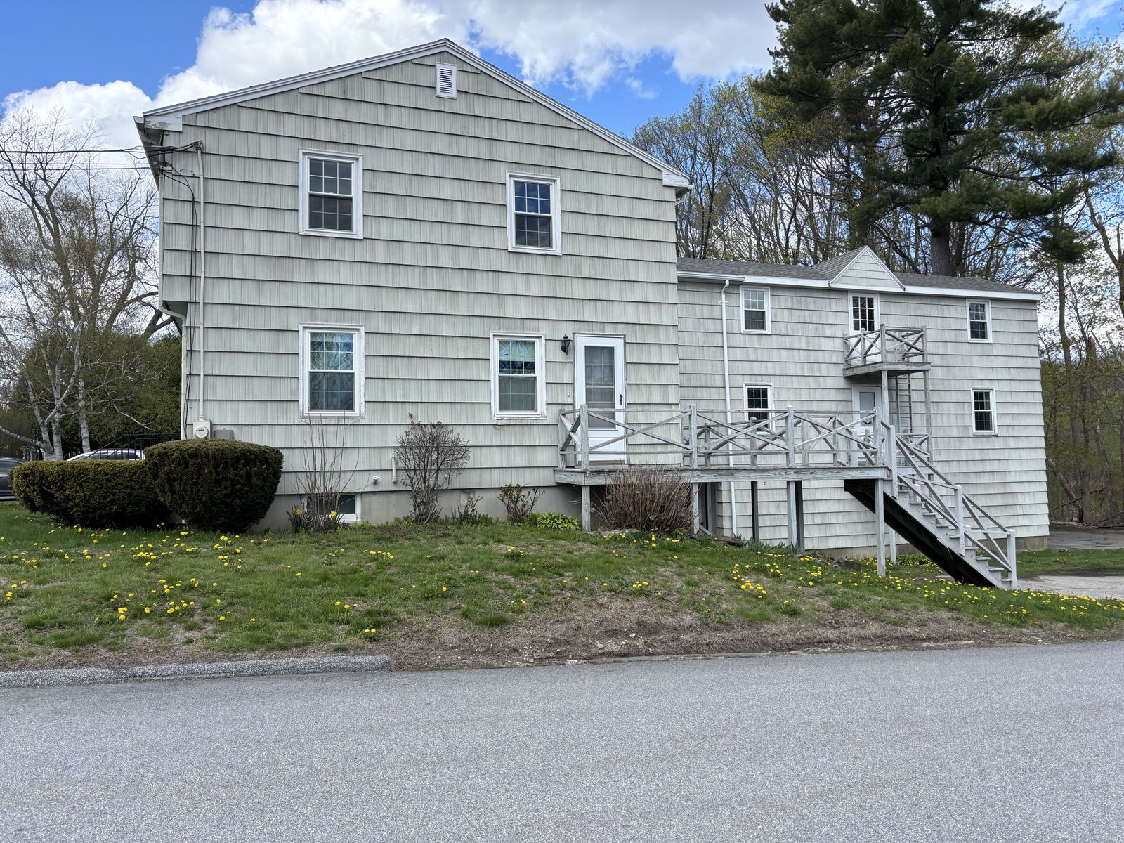 Photo 2 of 1135 Washington Ave.