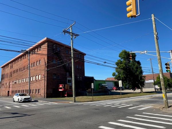 Office/Manufacturing/Warehouse For Sale