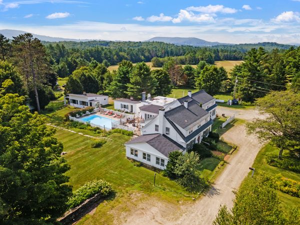 1474 Profile Rd, Franconia, NH - Lovett's Inn