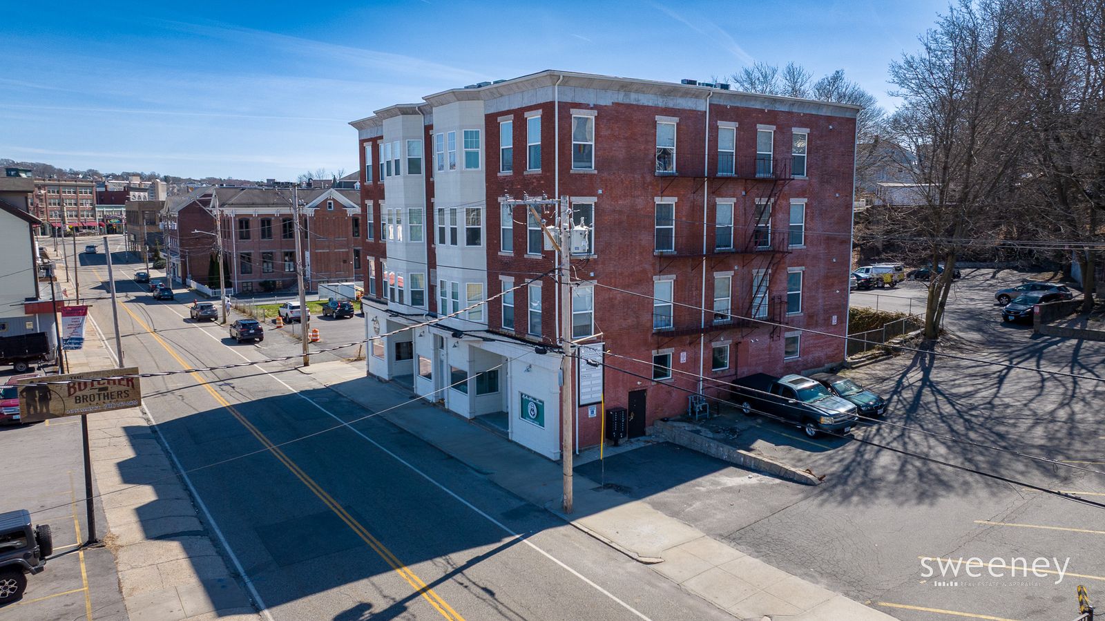 Photo 2 of 122 N Main St
