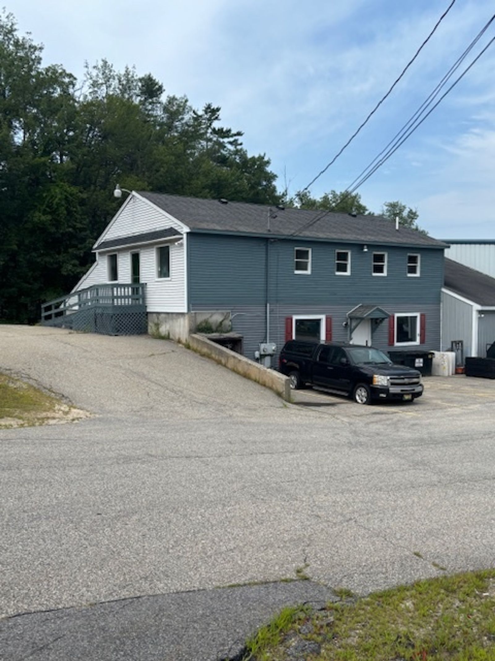 Photo 3 of 400 Narragansett Trl