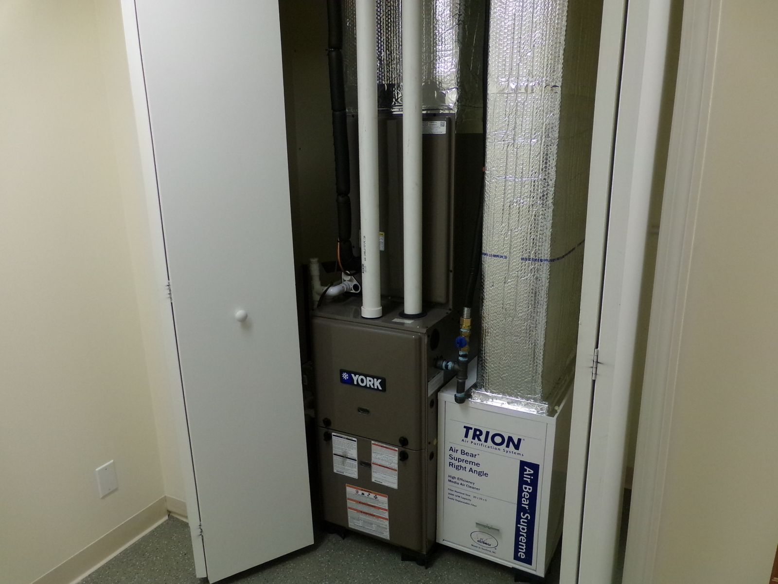 Photo 158 of 401 Gilford Ave, Unit: 122