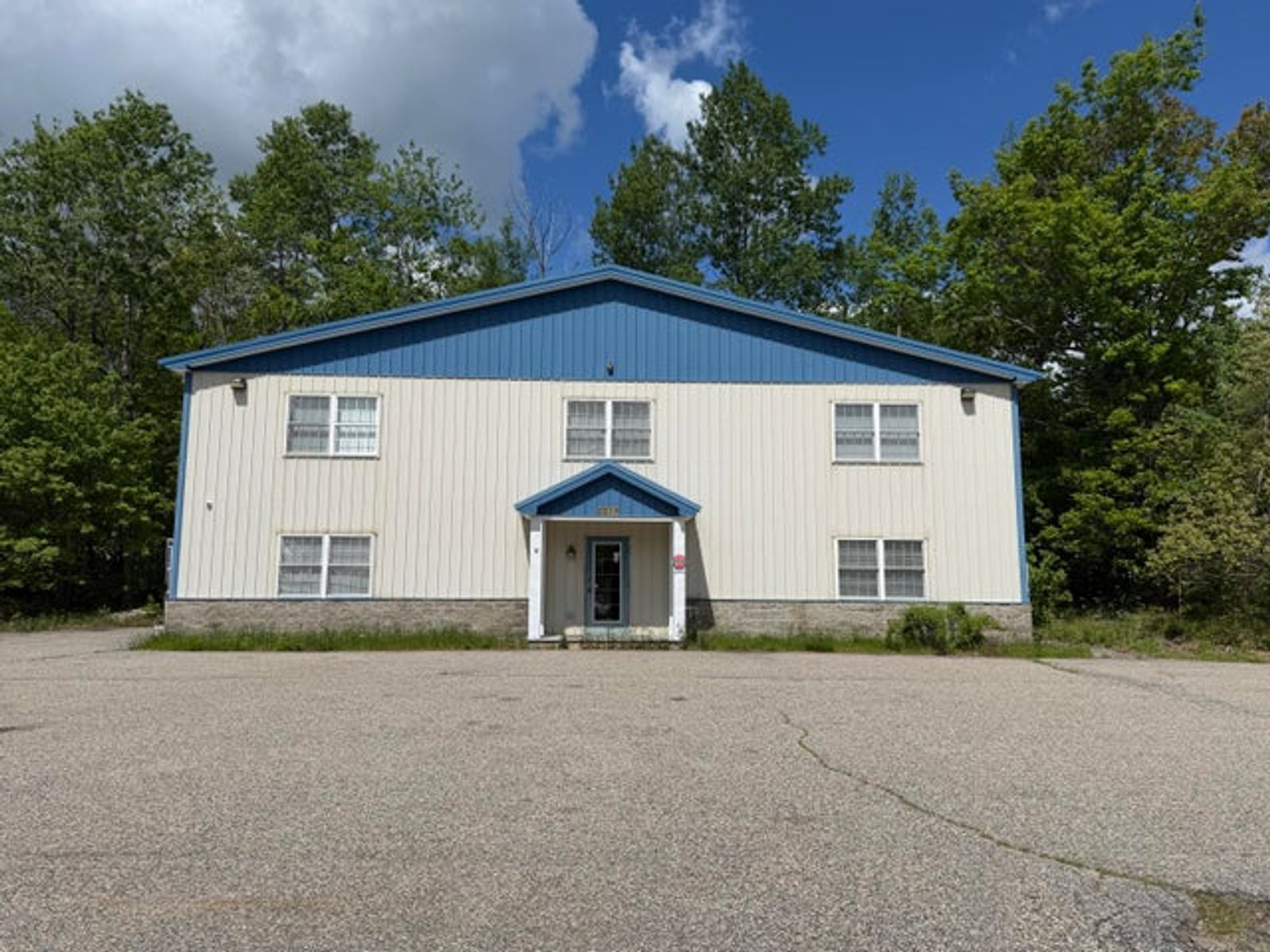 Photo 9 of 2210 Portland Rd