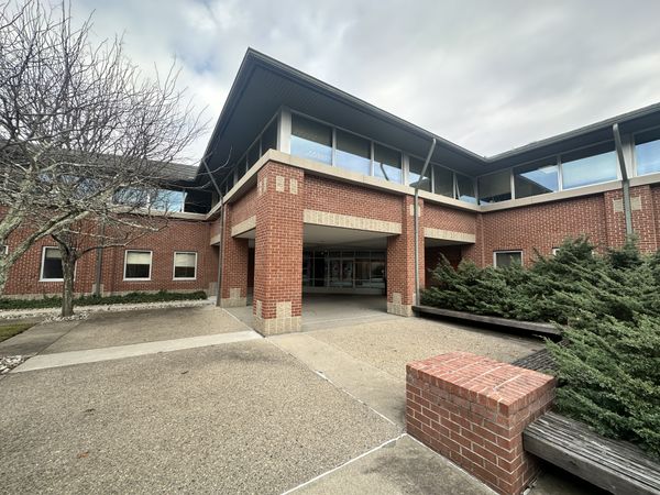 300 Centerville Rd