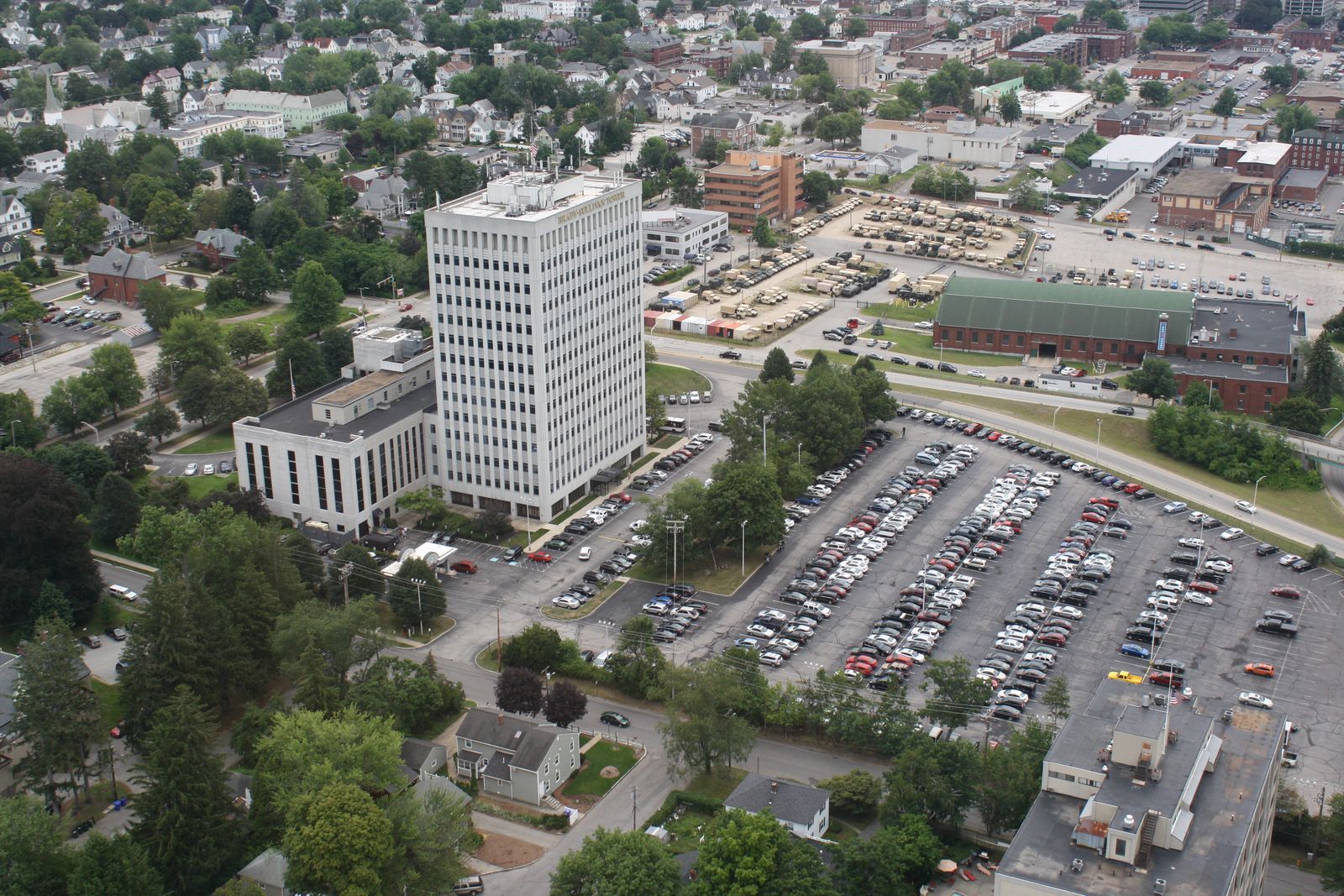 Photo 4 of 1750 Elm St