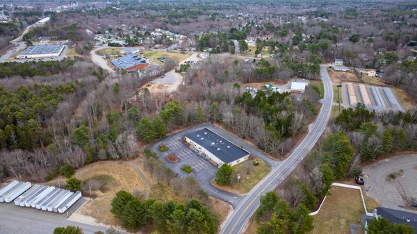 4 Industrial Pkwy