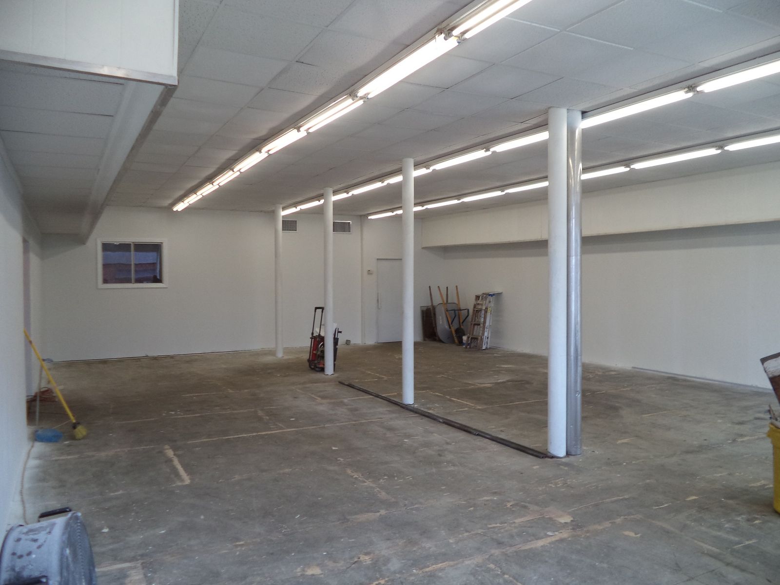Photo 5 of 15 - 17 Railroad Sq