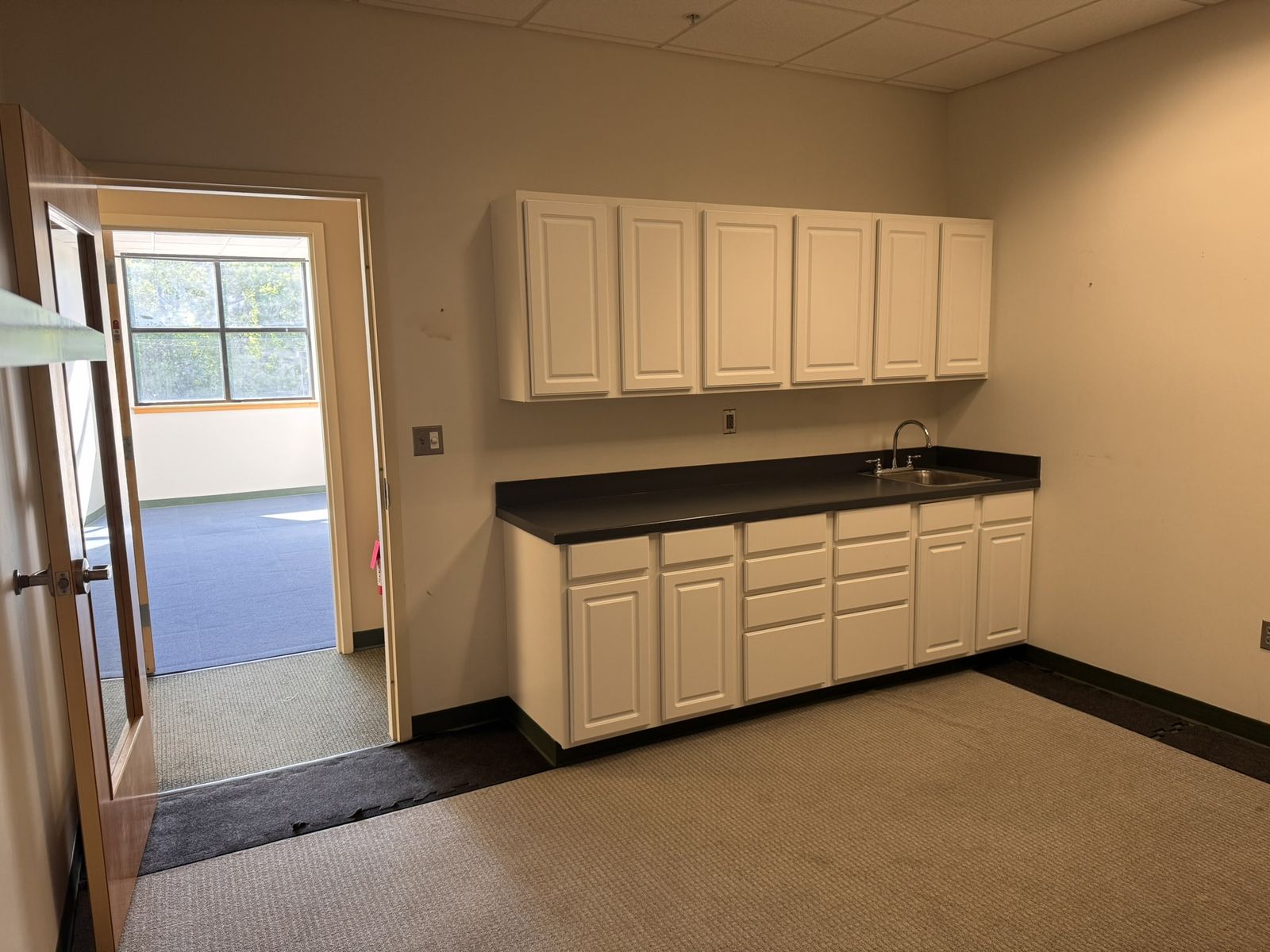 Photo 11 of 2 Livewell Dr