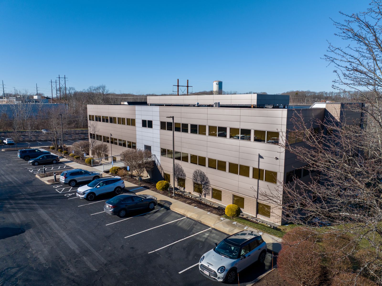 Photo 3 of 1300 Highland Corporate Dr