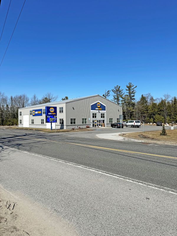 Freestanding NAPA Store