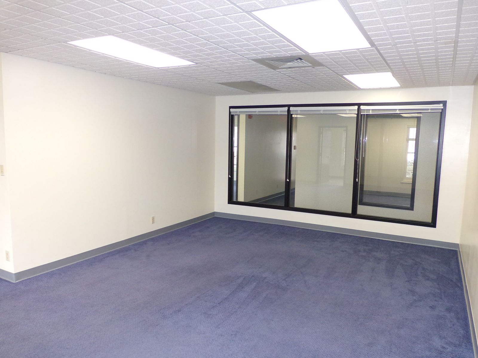 Photo 195 of 401 Gilford Ave, Unit: 122