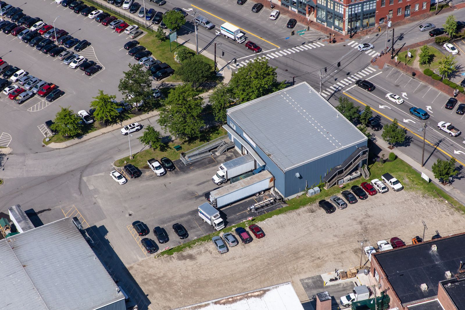 Photo 11 of 266 Commercial St.