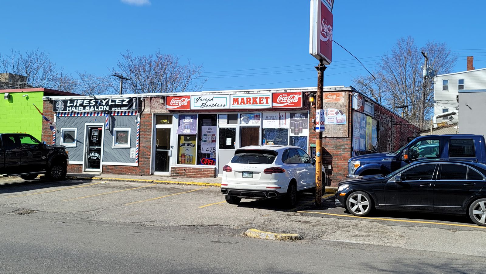Photo 3 of 194 Lake Ave