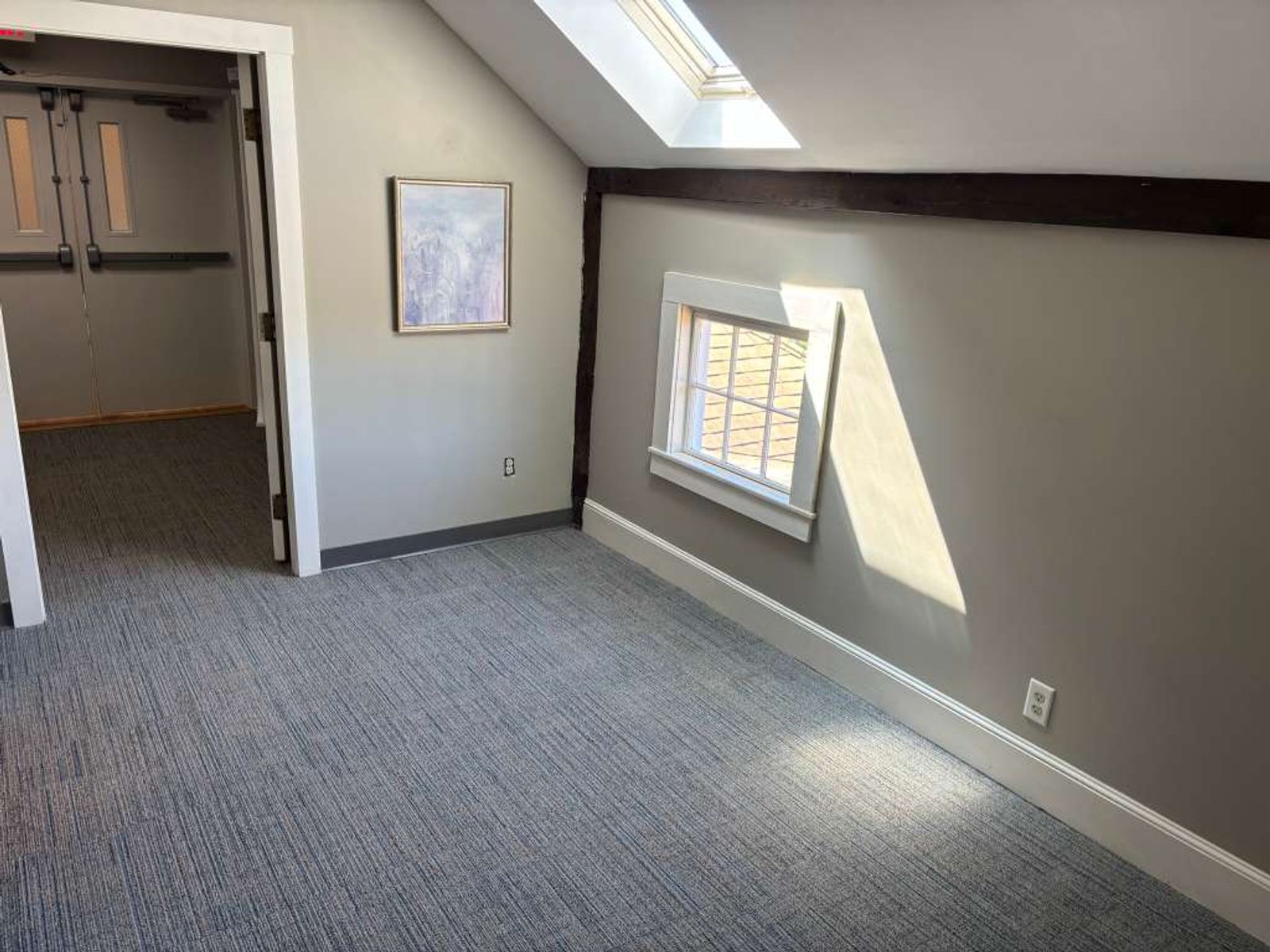 Photo 11 of 2299 Woodbury Ave