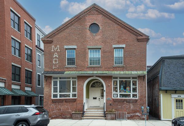 270 Pleasant Street