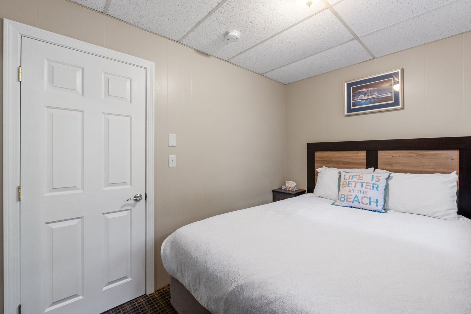 Photo 177 of 291 Endicott St N