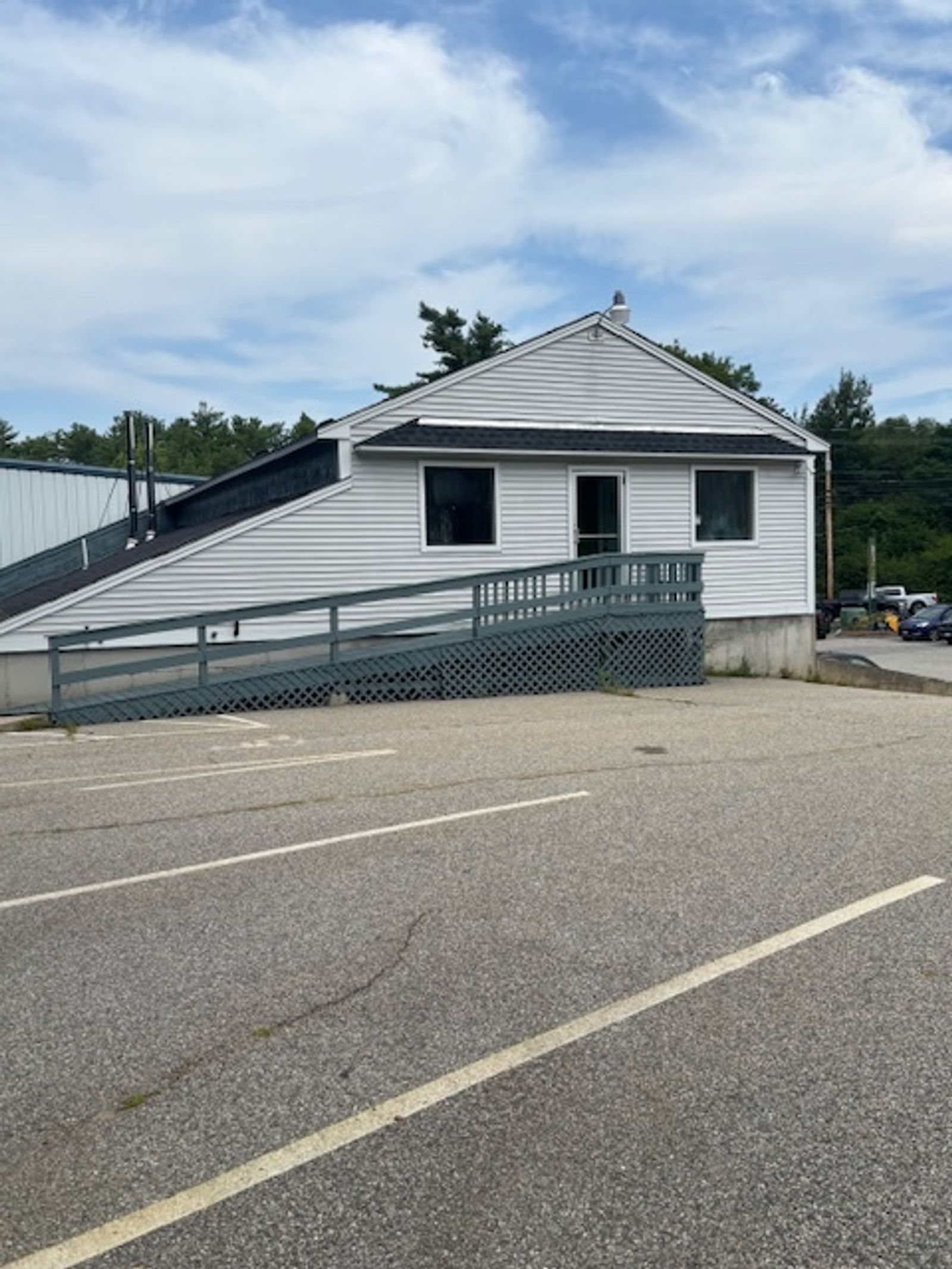 Photo 4 of 400 Narragansett Trl