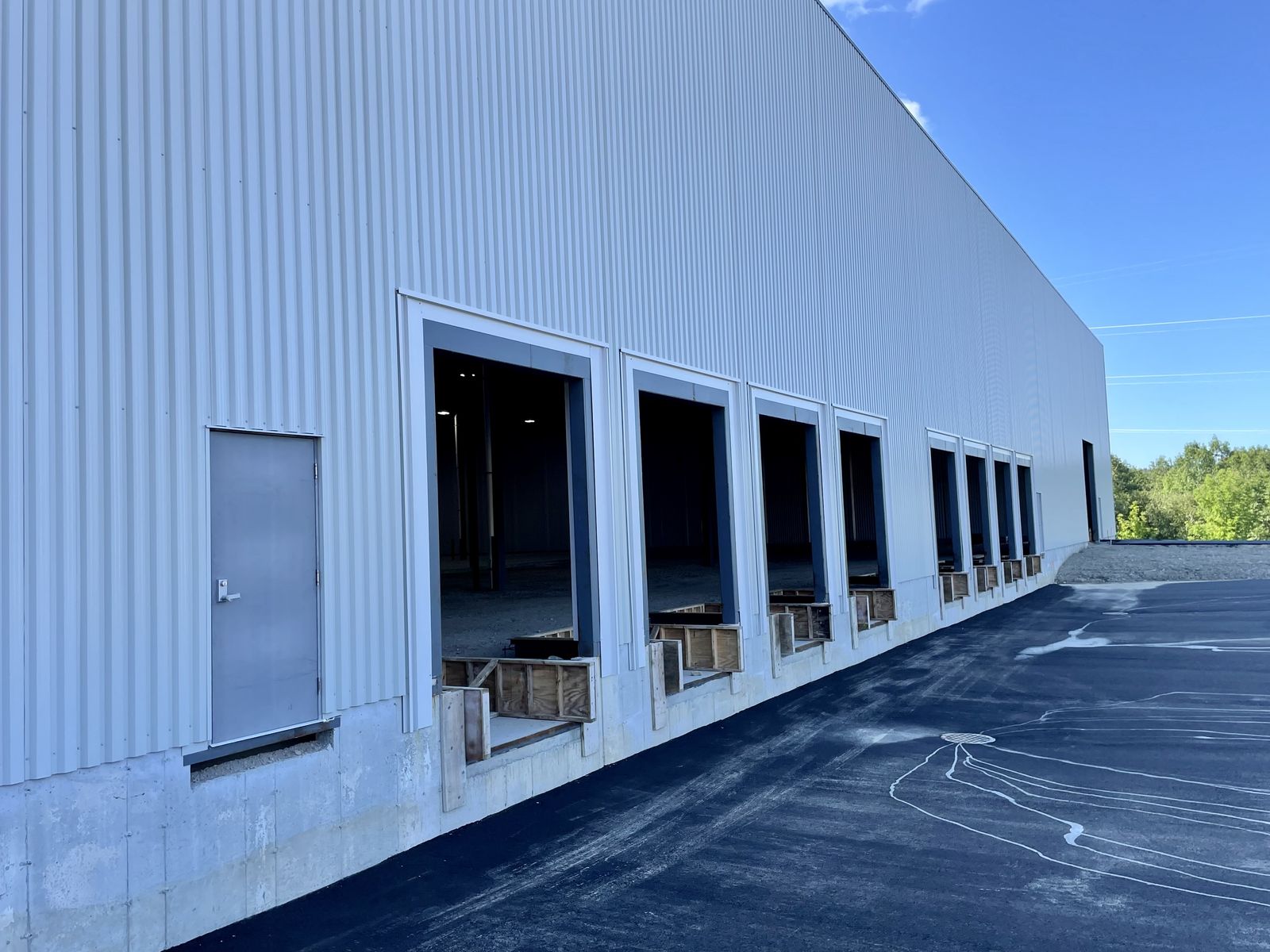 Photo 4 of 55 Logistics Dr 