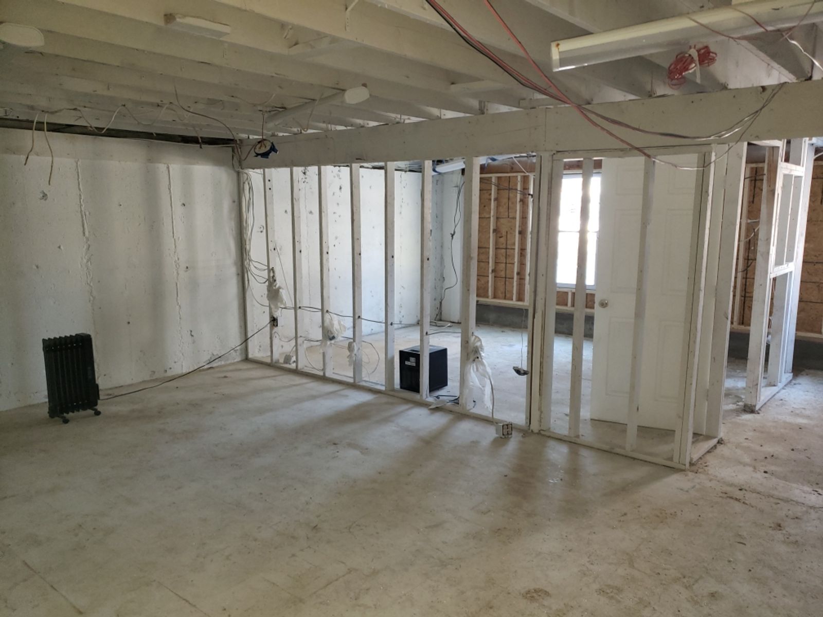 Photo 5 of 29 Crystal Ave