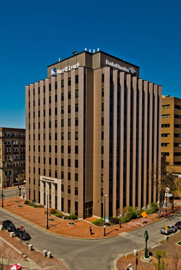 1 Monument Sq