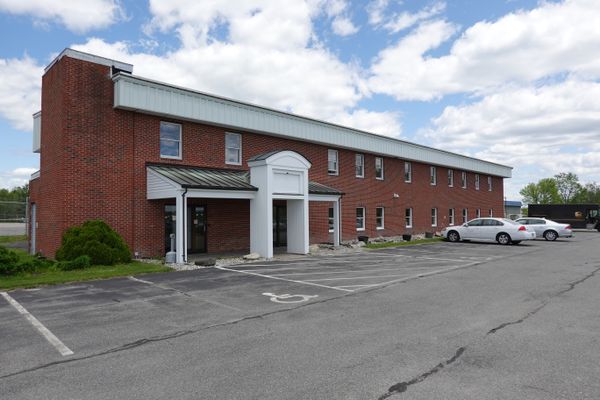 Office Space / For Lease