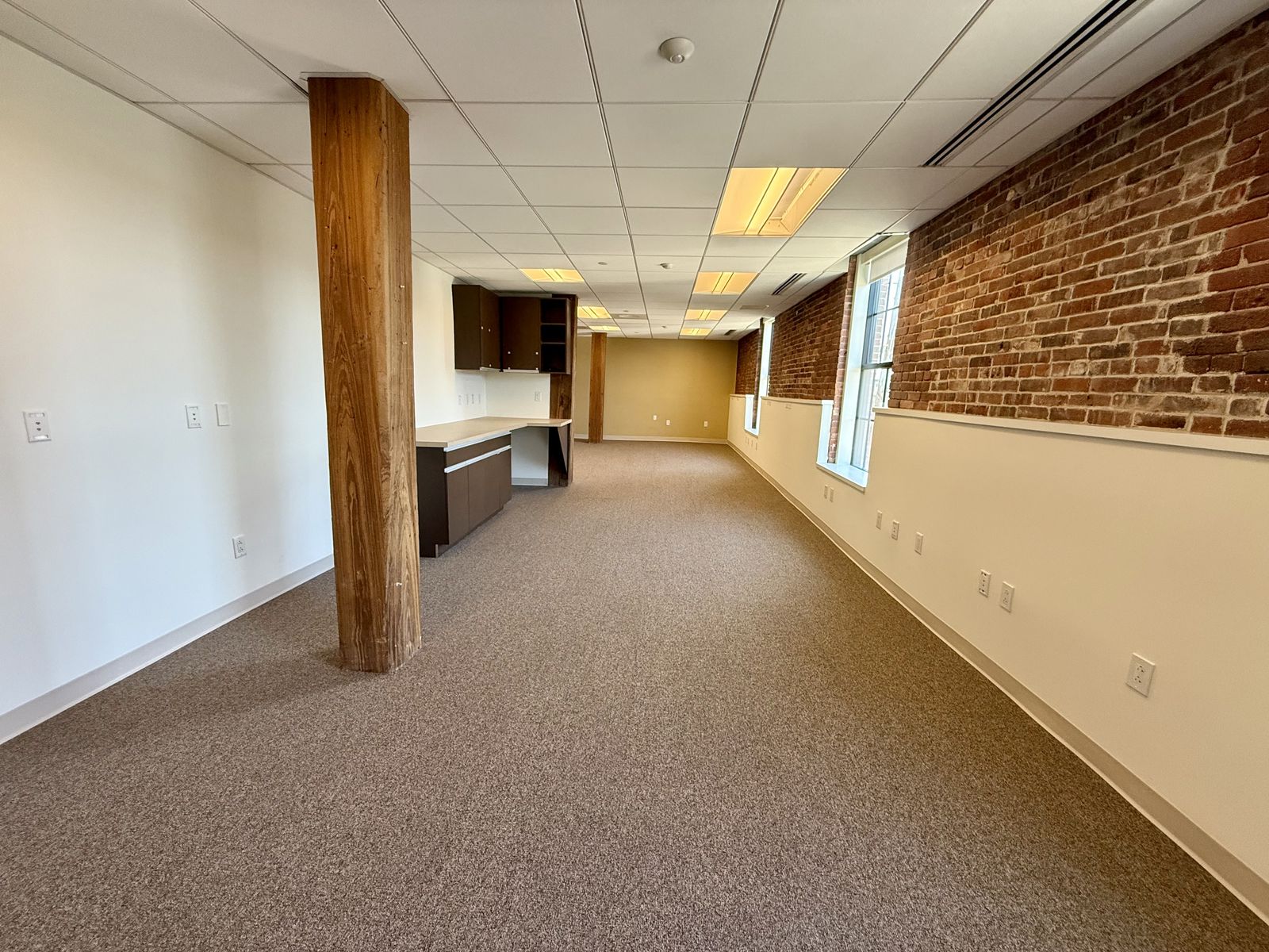 Photo 9 of 254 Commercial St