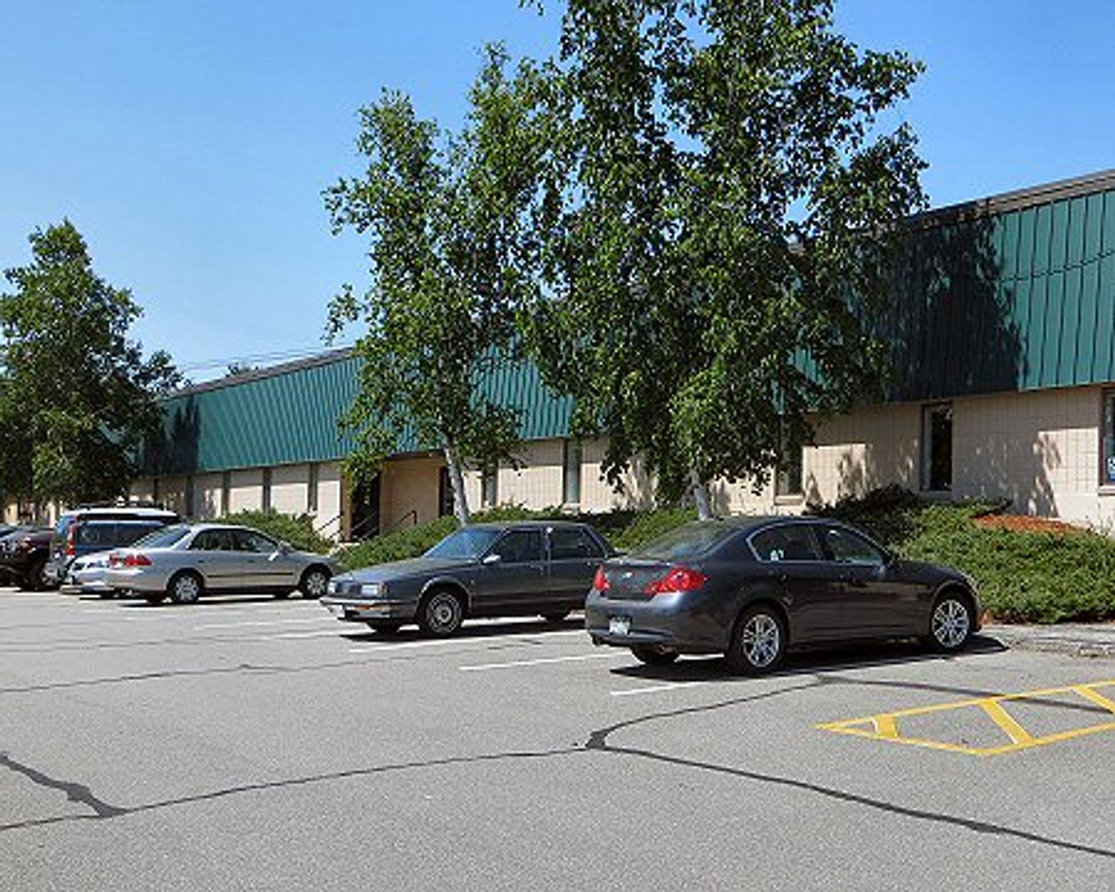 Photo 4 of 444 E Industrial Park Dr
