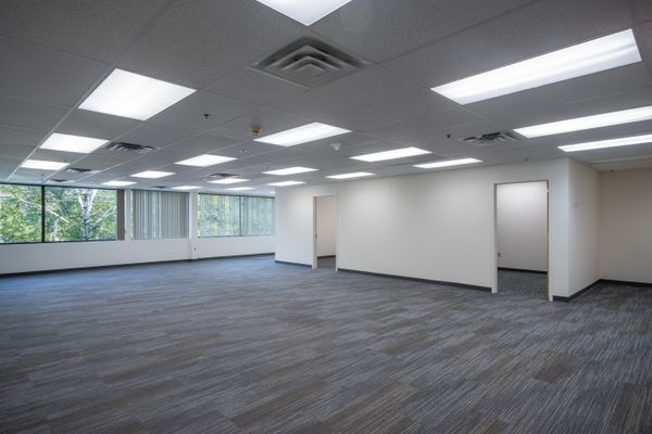 2 Commerce Dr