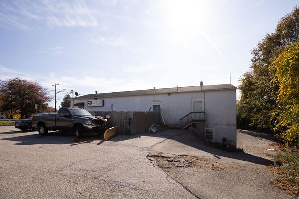 892 Lafayette Rd
