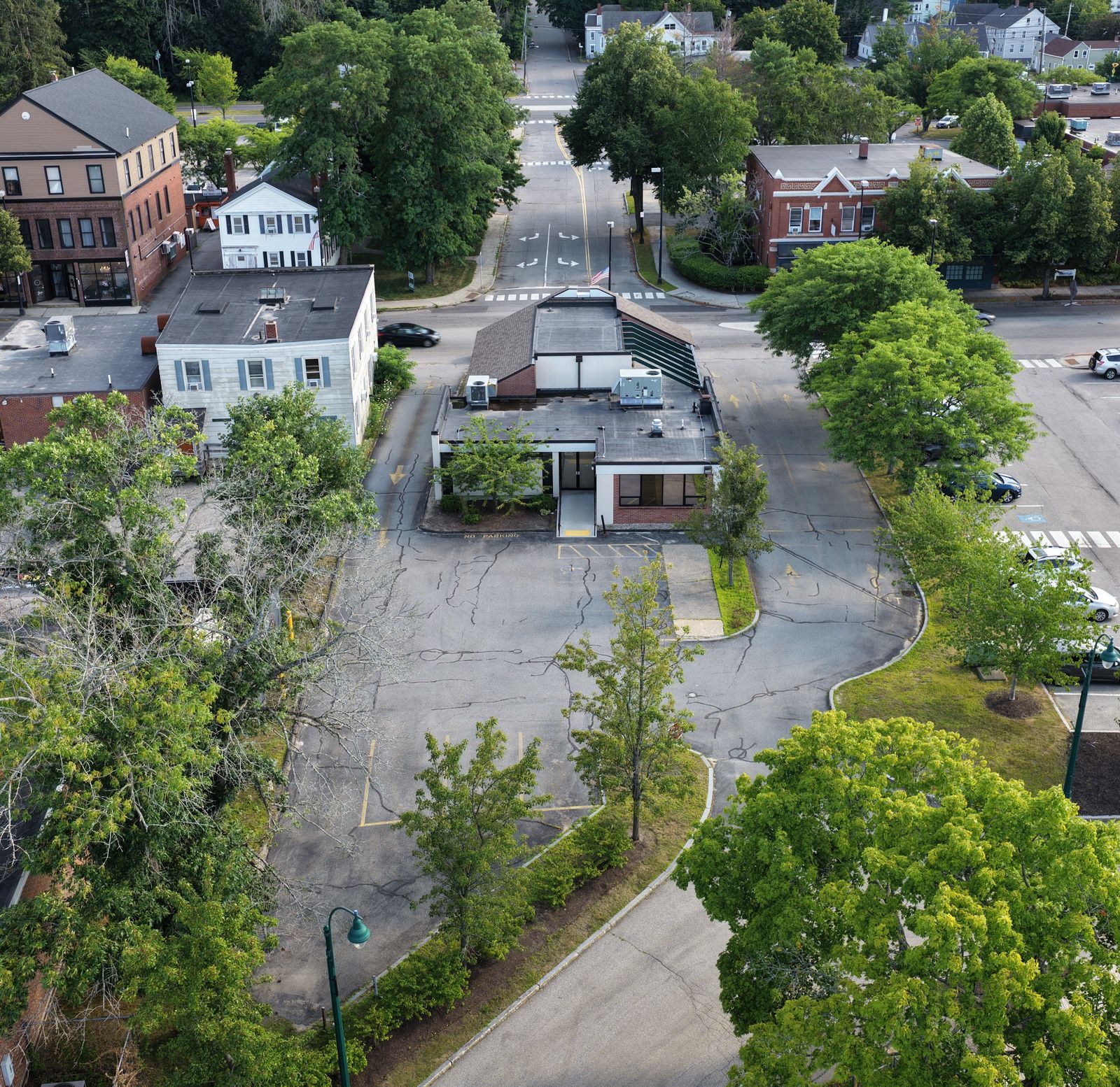 Photo 4 of 835 Main Street