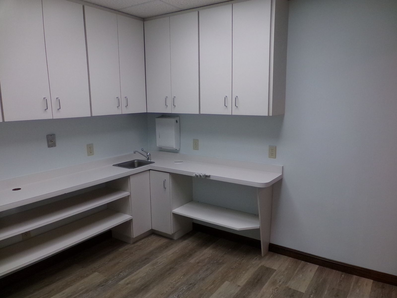 Photo 16 of 401 Gilford Ave, Unit: 122