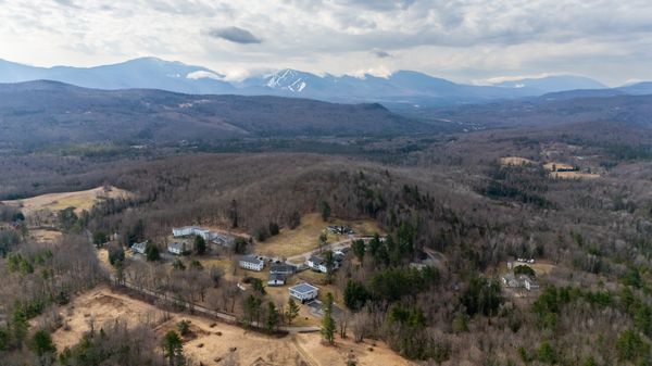 371 W Farm Rd