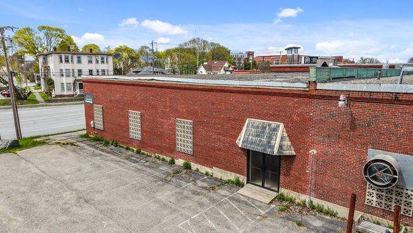 586 Main Street