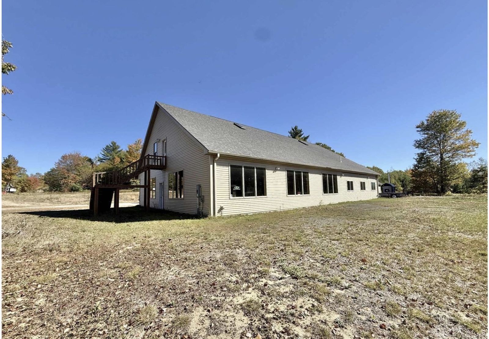Photo 3 of 7 Springbrook Rd
