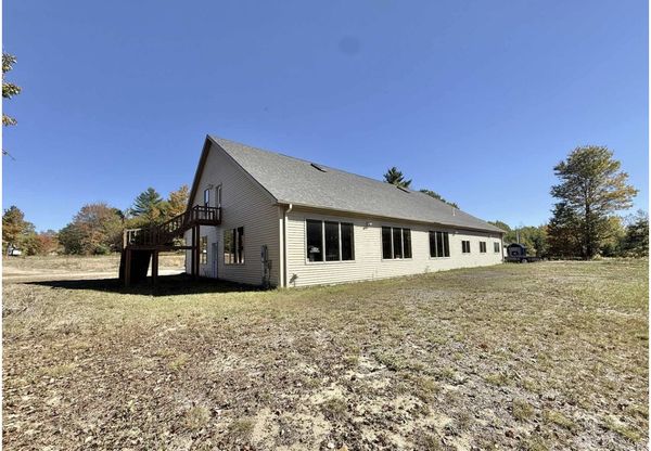 7 Springbrook Rd