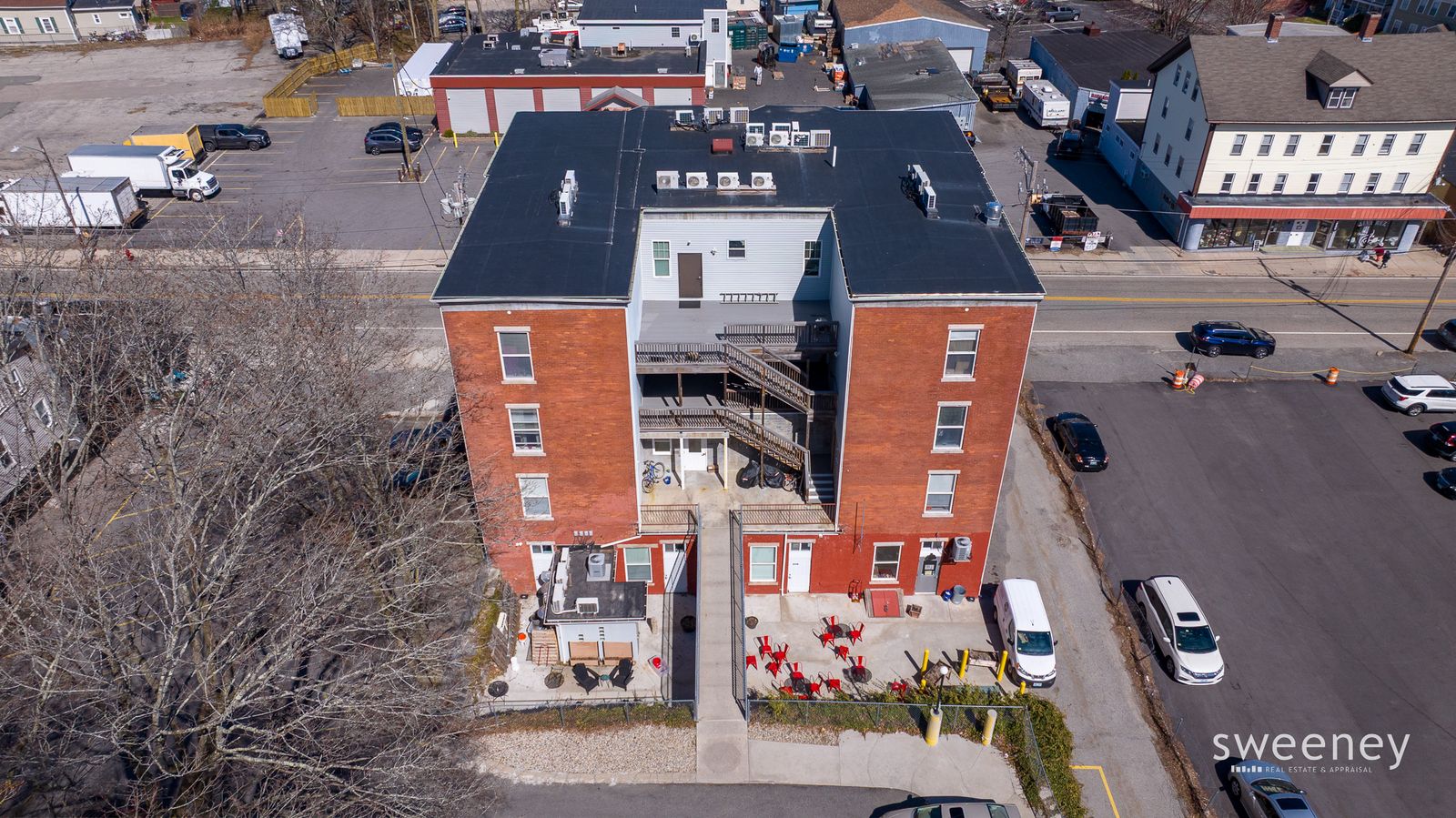 Photo 5 of 122 N Main St