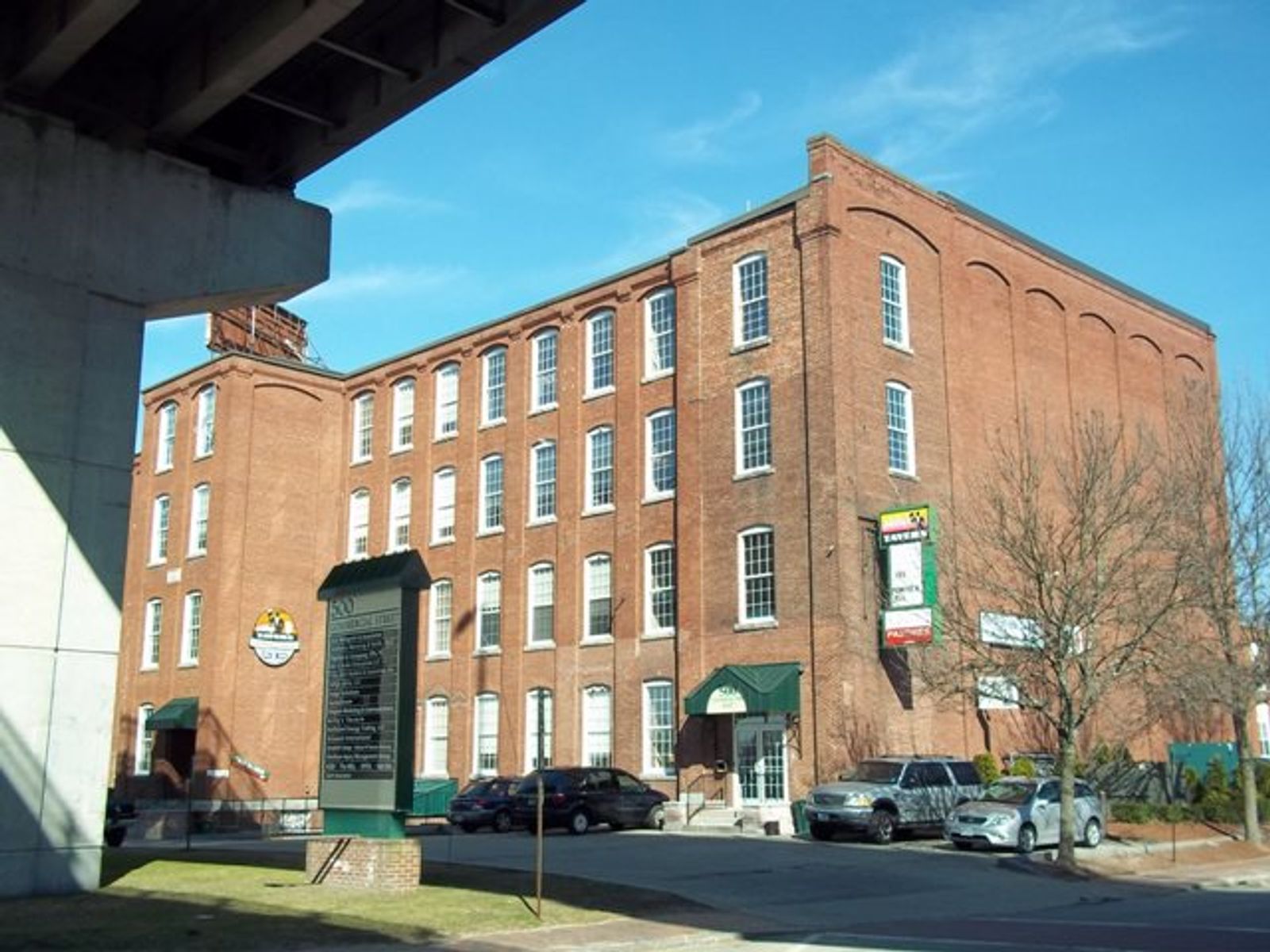 Photo 1 of 500 N Commercial St