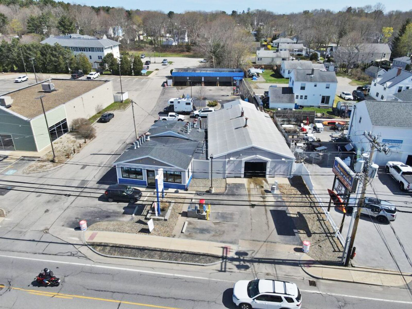 Photo 1 of 595 Lafayette Rd