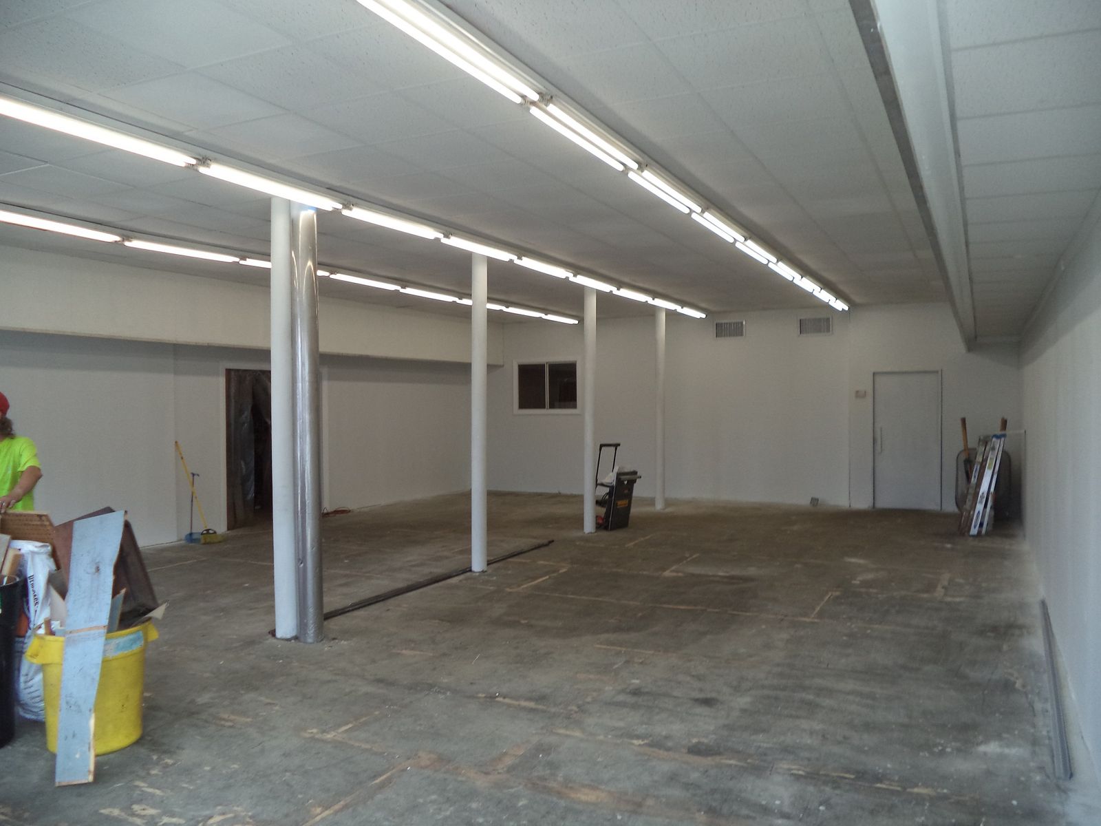 Photo 2 of 15 - 17 Railroad Sq