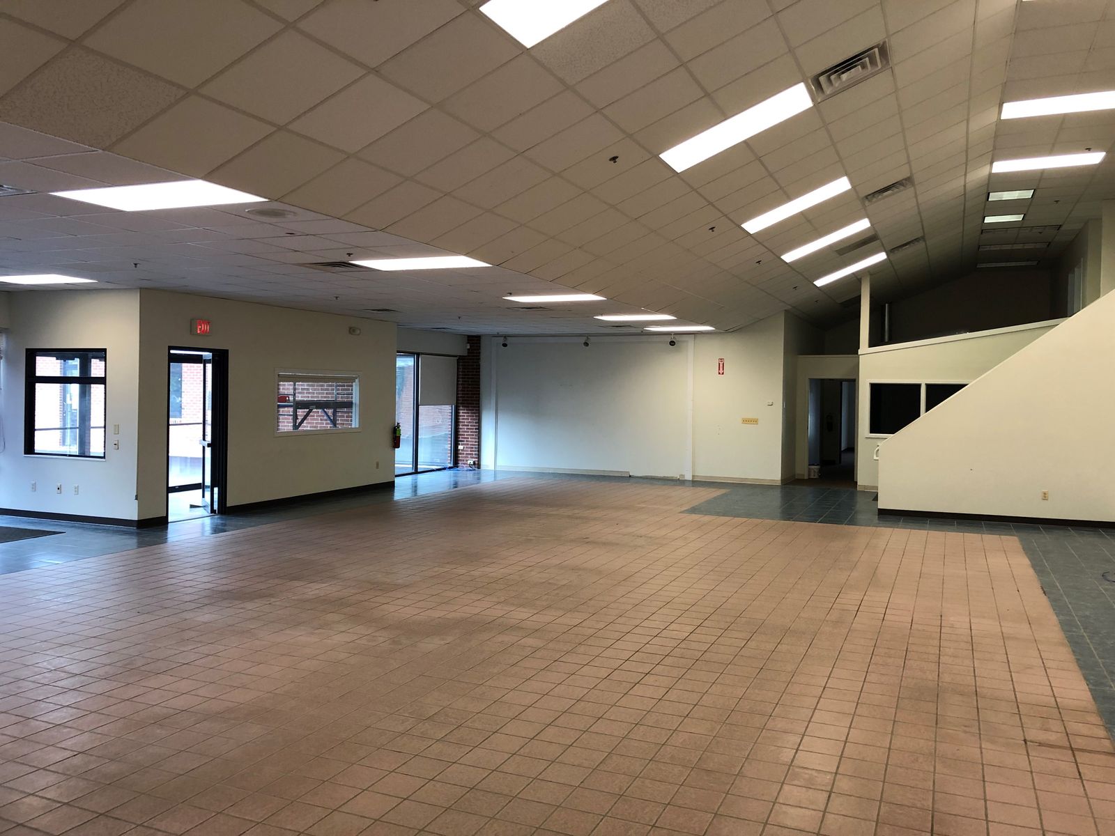 Photo 11 of 264 Civic Center Drive