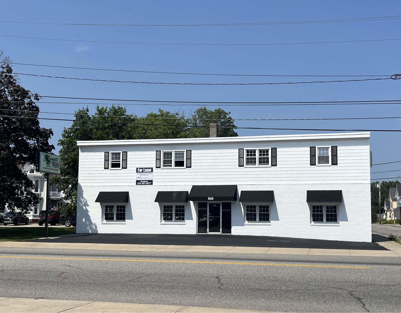 Photo 2 of 860 Main St