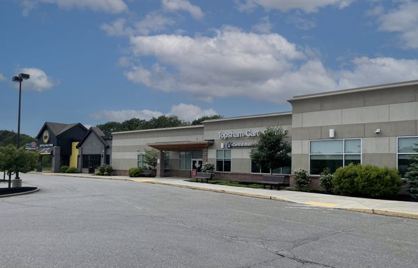 105 Topsham Fair Mall Rd