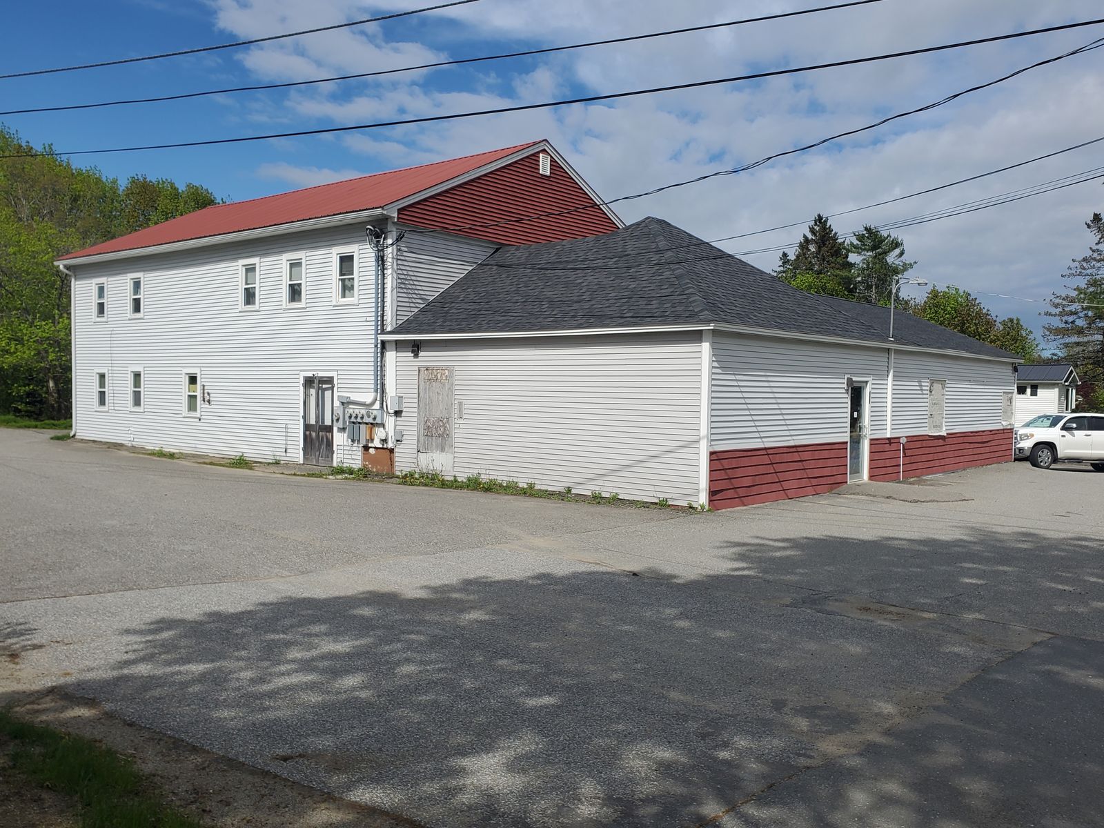 Photo 2 of 495 Main St